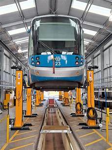 Lifting Jack Wagon