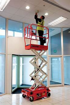 Vertical Mast Lift